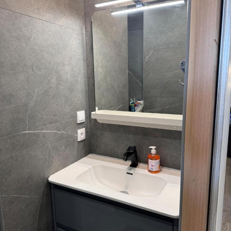 Appartement cosy Sainte-Maxime-Cynthia - Appartamento con 1 Camera da Letto - 14