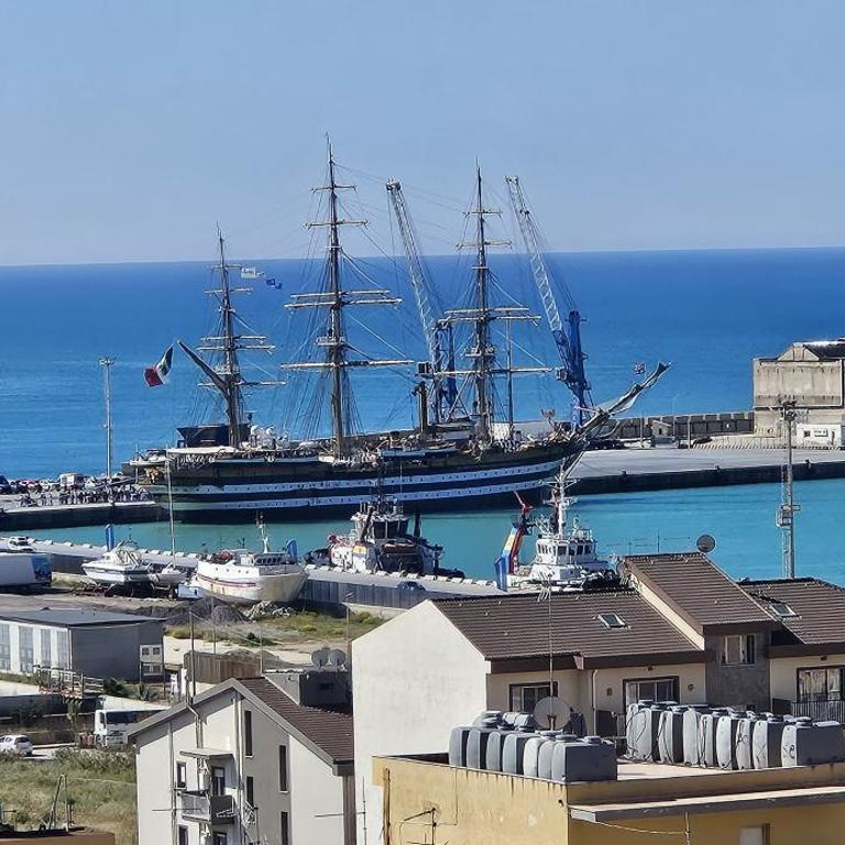 La Finestra sul Mare - Appartamento con 2 Camere da Letto e Vista Porto - 21