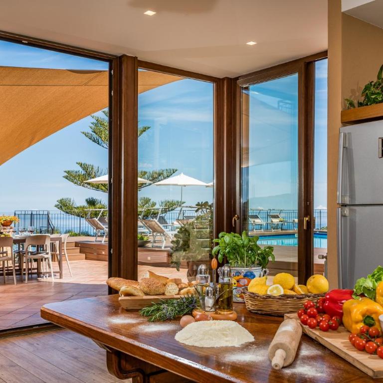 VILLA PROVENZA 12&4, Emma Villas - Villa con 6 Camere da Letto - 6