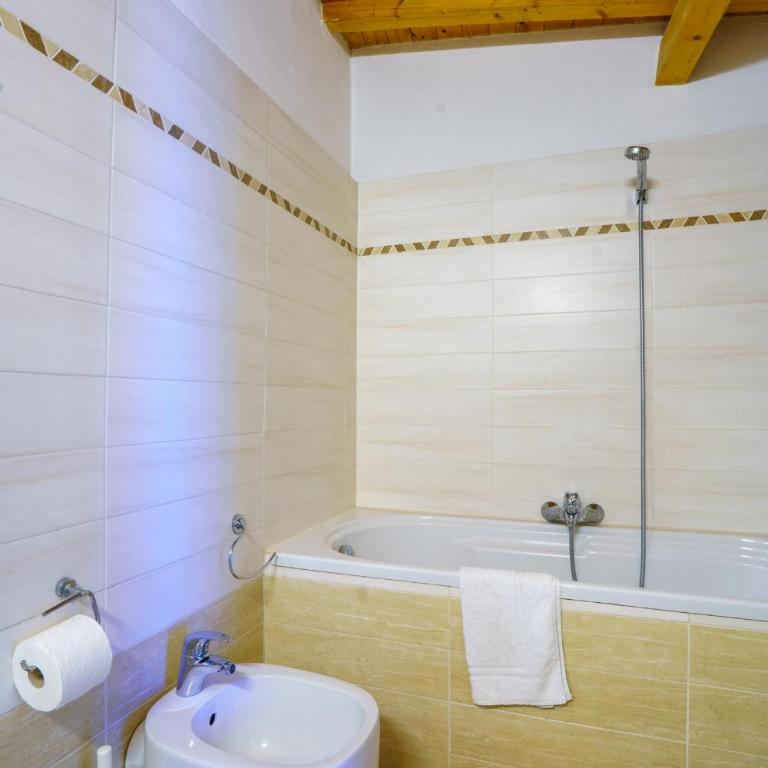 Giardi - Two-Bedroom Apartment - 13