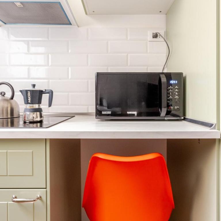 Funky 3BR Flat, Scenic Tram to Colosseum 7 Stops - Appartamento con 3 Camere da Letto e con Vista - 4