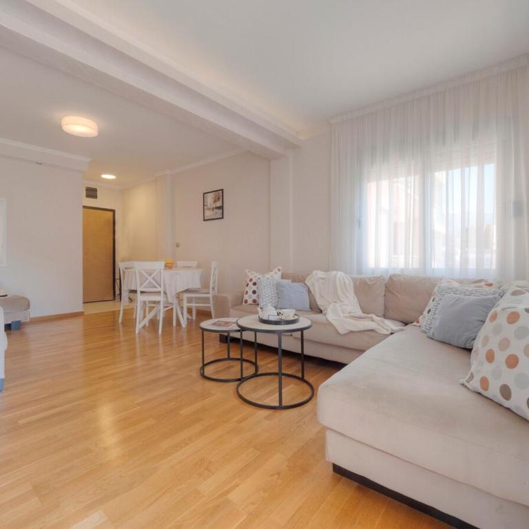Tucked in 2br apt with terrace in Budva - Apartman sa 2 Spavaće Sobe - 4