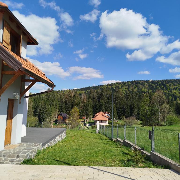 Tara Mountain House - Dvokrevetna Soba sa Bračnim Krevetom i Sopstvenim Kupatilom - 3