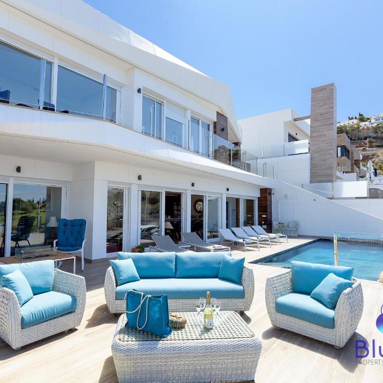 Exquisite Luxury Villa - Villa with Sea View - 4