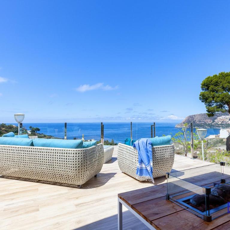 Exquisite Luxury Villa - Villa with Sea View - 3