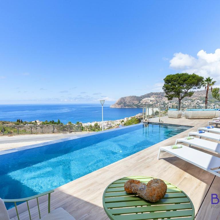 Exquisite Luxury Villa - Villa with Sea View - 1