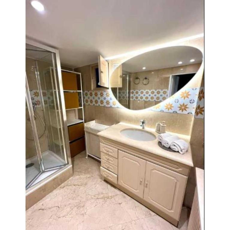 Elegant apartement - AC 2BR-6P- Palais des Congrès - Two-Bedroom Apartment - 6