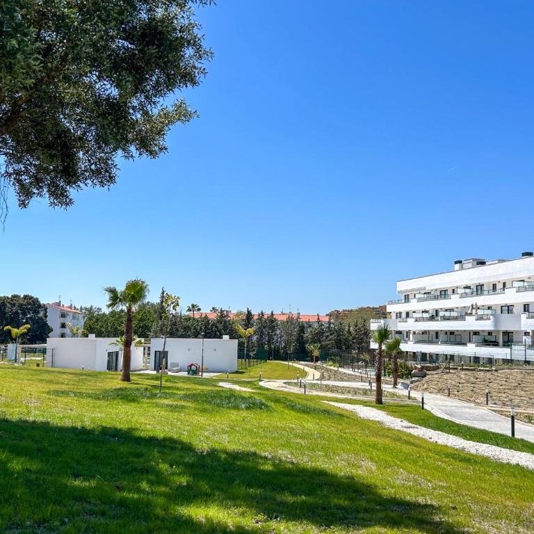 Apartamento con Terraza y Vista al Jardín - Apartamento de 2 dormitorios - 28