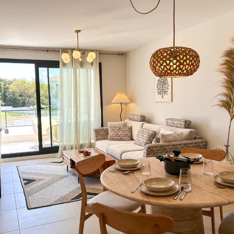 Apartamento con Terraza y Vista al Jardín - Apartamento de 2 dormitorios - 38