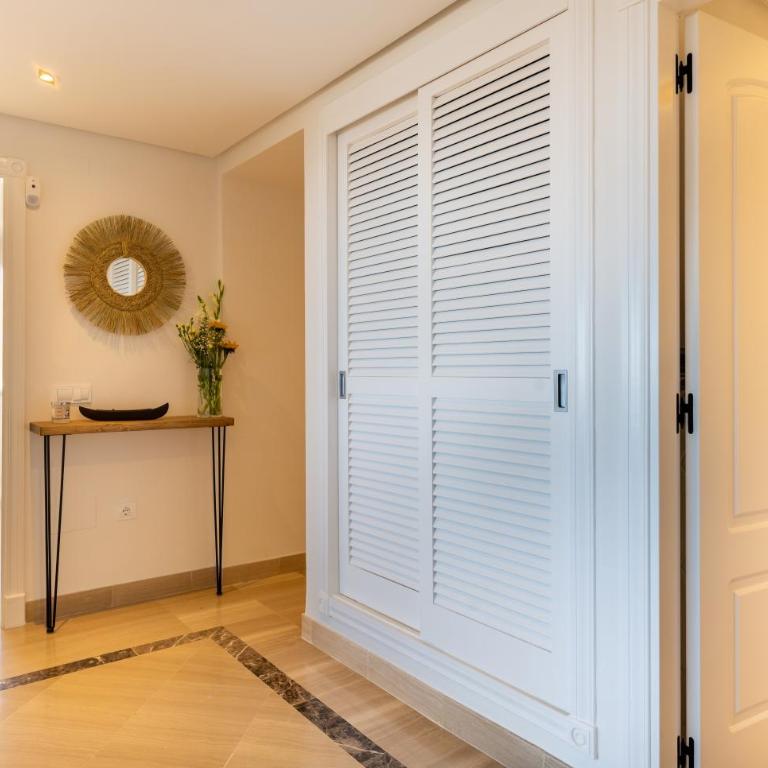 Fantástico Ático Dúplex en Marbella, con vistas al mar y a 300 metros de la playa - Apartamento de 3 dormitorios - 26