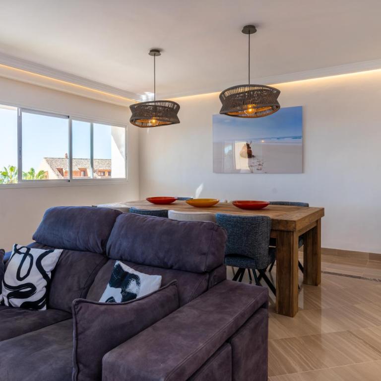Fantástico Ático Dúplex en Marbella, con vistas al mar y a 300 metros de la playa - Apartamento de 3 dormitorios - 22