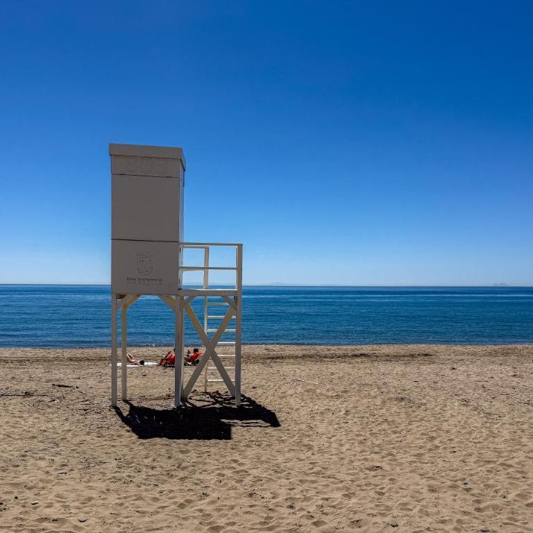 Fantástico Ático Dúplex en Marbella, con vistas al mar y a 300 metros de la playa - Apartamento de 3 dormitorios - 40