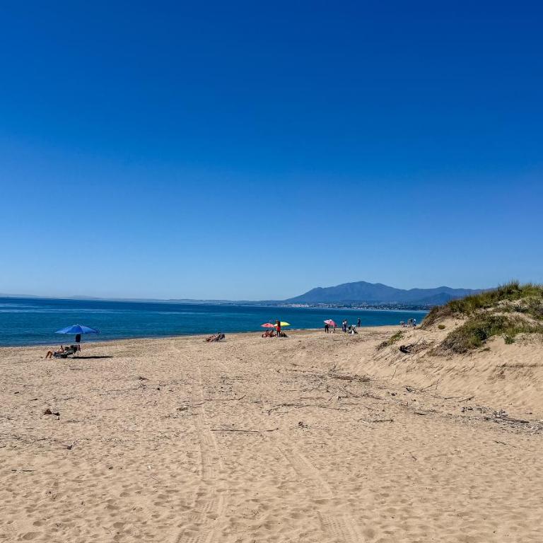 Fantástico Ático Dúplex en Marbella, con vistas al mar y a 300 metros de la playa - Apartamento de 3 dormitorios - 41