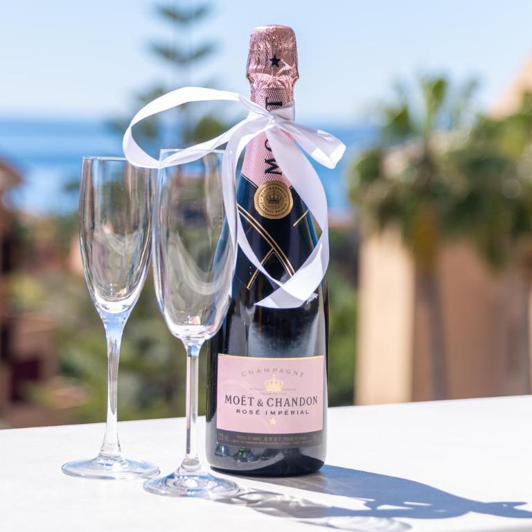 Fantástico Ático Dúplex en Marbella, con vistas al mar y a 300 metros de la playa - Apartamento de 3 dormitorios - 32