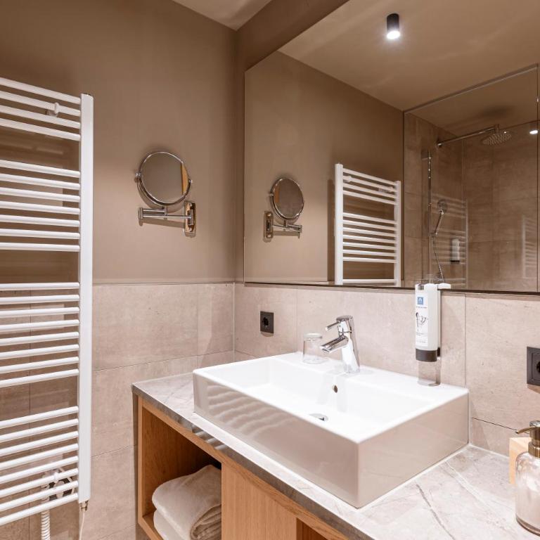 Montafon Suites Schruns by ALPS RESORTS - Superior Two-Bedroom Apartment - 13