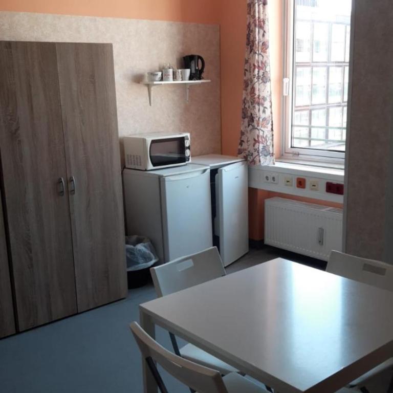 2-Rent Group Hostel Rooms&Apartments GKP2 - Dreibettzimmer - 2