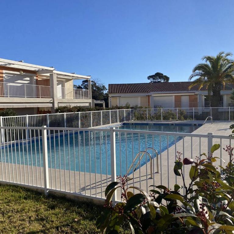 Appartement climatisé, parking privé, plages à proximité - FR-1-100-352 - Apartment - 2