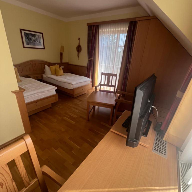 Gasthof Großschedl zum Kramerwirt - Double or Twin Room with Balcony or Terrace - 9