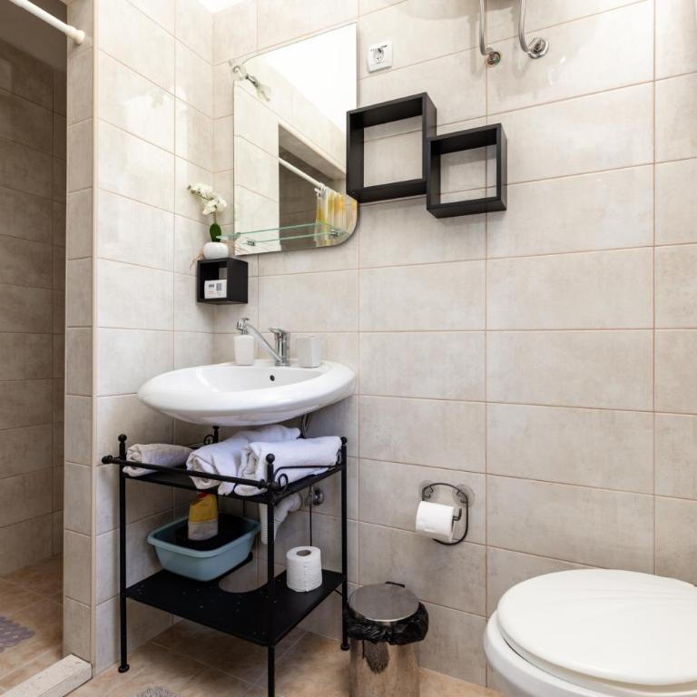 Vila Skala - Deluxe Double Room with Balcony and Sea View - 4