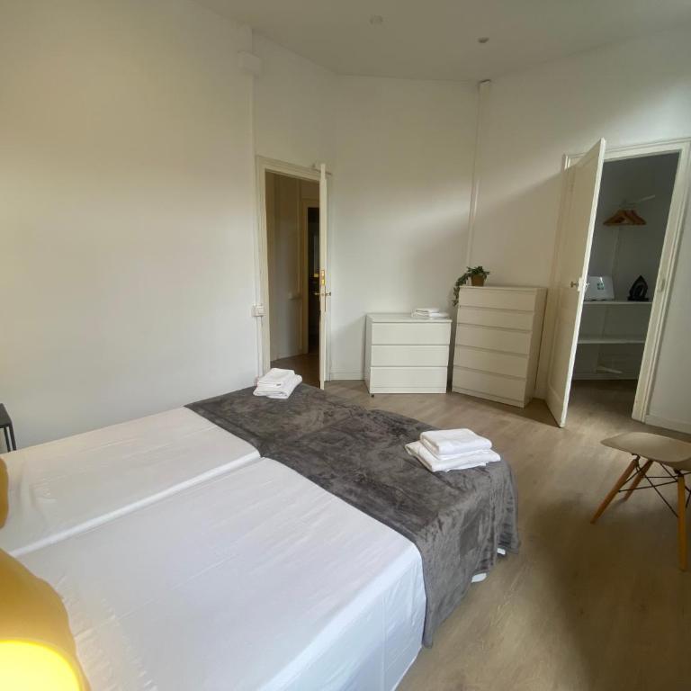 555 Apartments BCN - Five-Bedroom Apartment - 17