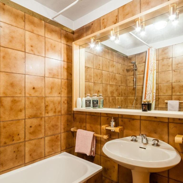 Elegant and Cozy Apartment in the Heart of Cervinia - Appartamento con 2 Camere da Letto - 21