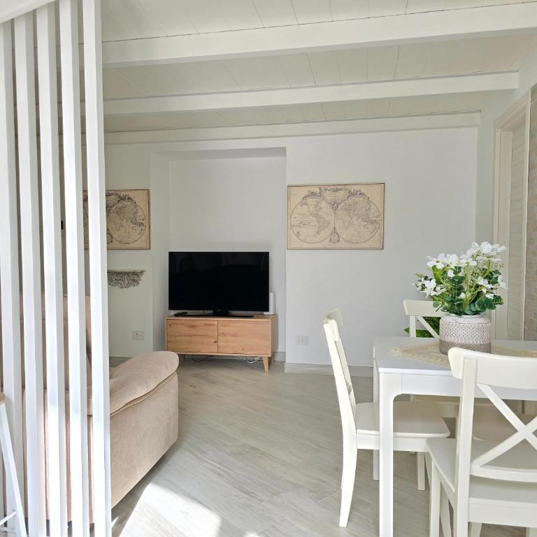 Grazy Home - Bright new Apt with Terrace and Seasonal Pool - Two-Bedroom House - 23