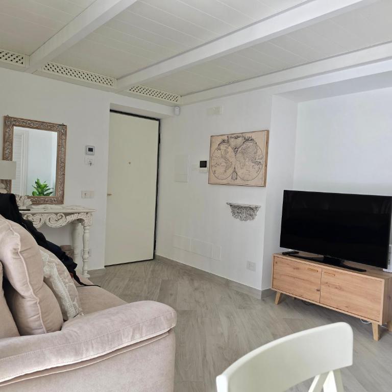 Grazy Home - Bright new Apt with Terrace and Seasonal Pool - Two-Bedroom House - 27