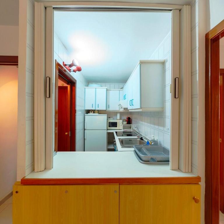 Reina Apartment 150m to Beach with Pool and Balcony near to PortAventura - Apartamento de 2 dormitorios - 21