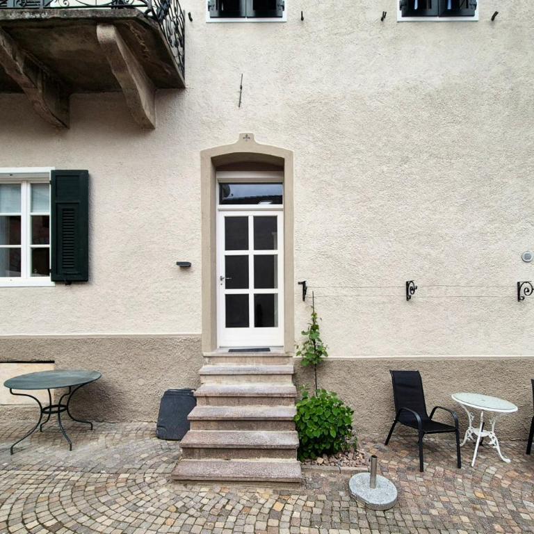 Villa Donata - Luxuriöses & großzügiges Apartment im Herzen von Kaltern, mit Innenhof, kostenlosem Parkplatz direkt am Haus - Premium Apartment mit 1 Schlafzimmer - 8