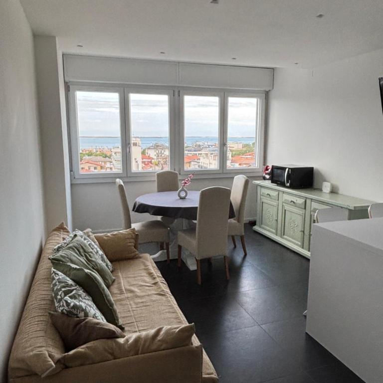 FabFour Apt - Piazza Fontana - Two-Bedroom Apartment - 6