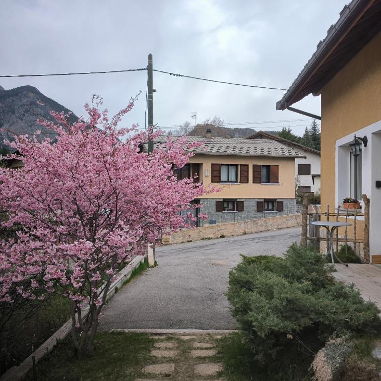 Chambre Studette indépendante - Chambre Double avec Salle de Bains Privative - 28