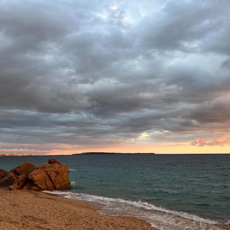 a 2 minutes de la plage vue mer et piscine - Appartamento con 2 Camere da Letto, Balcone e Vista mare - 37