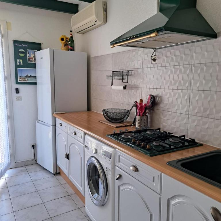 Mas provençal T4 climatisé avec parking et jardinet - Maison 3 Chambres - 7
