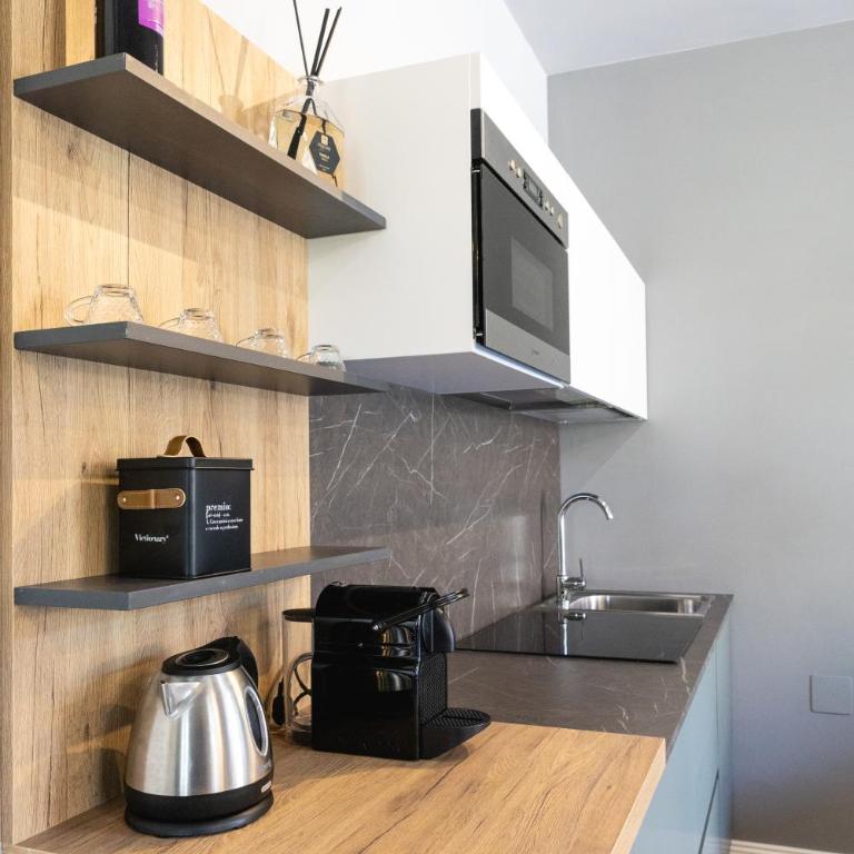 Domus Angeli - Two-Bedroom Superior Apartment - 13