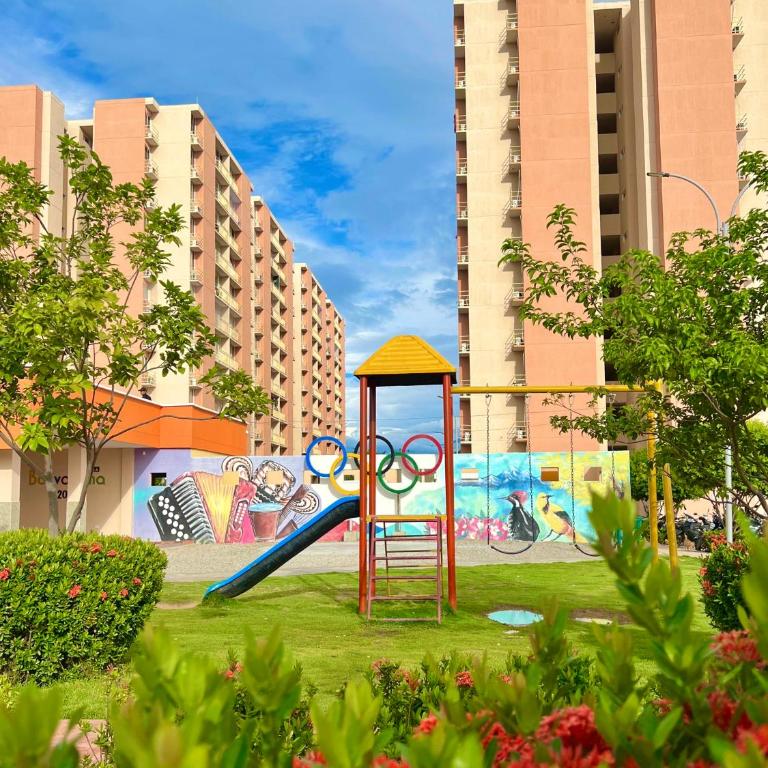 Apartamento con vista a las montañas, cerca Centro Comercial Mayales - Apartamento de 3 dormitorios - 22