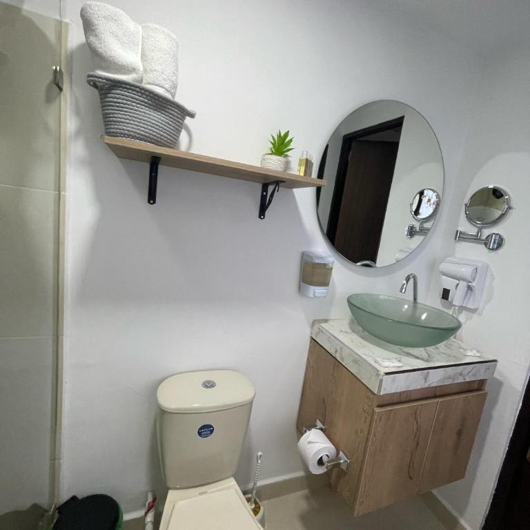 Aguacatala Hotel Boutique - Suite Superior con cama extragrande - 7