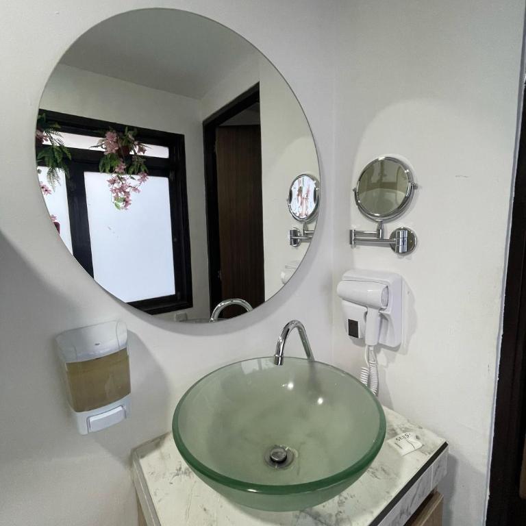 Aguacatala Hotel Boutique - Suite Superior con cama extragrande - 8