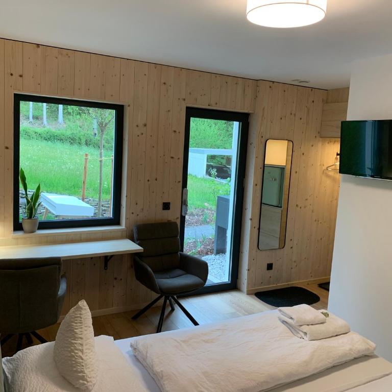 Waldblick - Neubau - Self-Check-In - kein Verkehr - am Wald - Parkplätze vor Tür - apartment or double room - Doppelzimmer mit eigenem Bad - 7