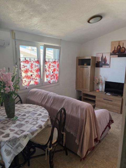 Residencial Playa del Moro - One-Bedroom Apartment - 12