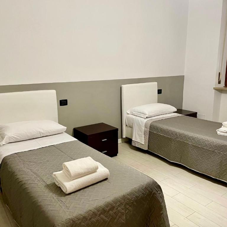 Domus Pellicciai - Standard Twin Room with Shared Bathroom - 10