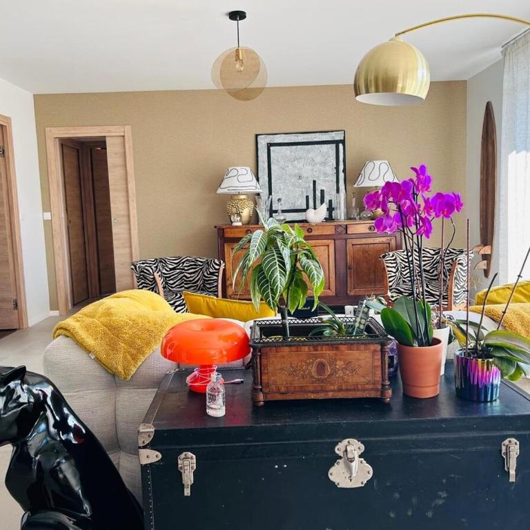 New house, everything within walking distance, swimming pool - Villa - 24