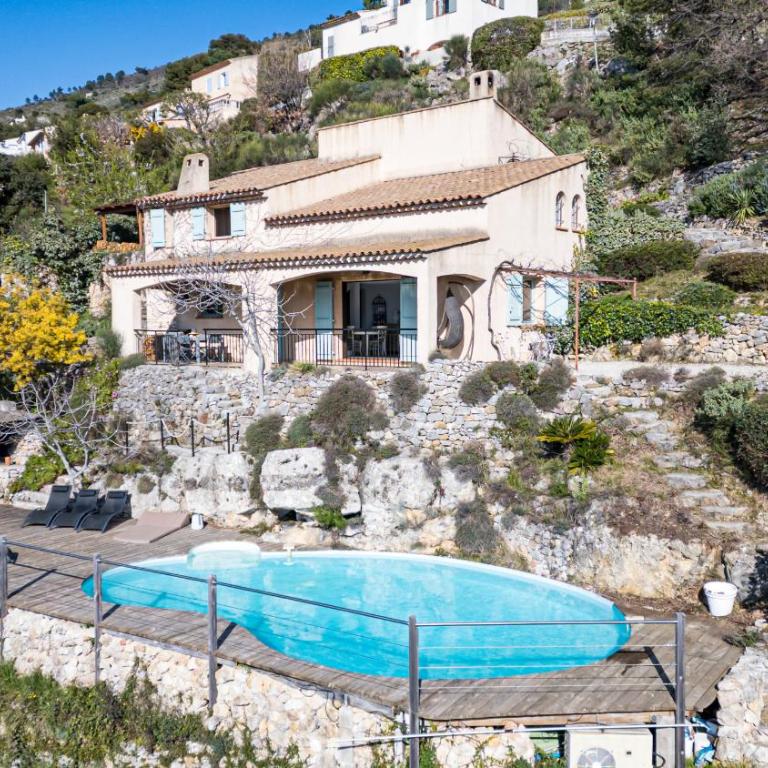 VILLA LAVANDINE - Maison Provencale avec Piscine - Magnifique vue - Maison de Vacances 3 Chambres - 4