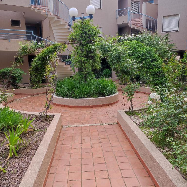 Le Palmier, jardin privatif, plage 200m, centre et restaurants à deux pas, climatisé, wifi, garage, rénové - Apartment with Garden View - 16