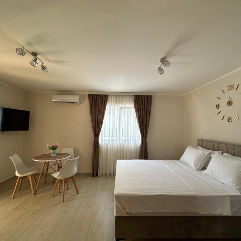 Studio apartment with heated pool - One-Bedroom Apartment - 20