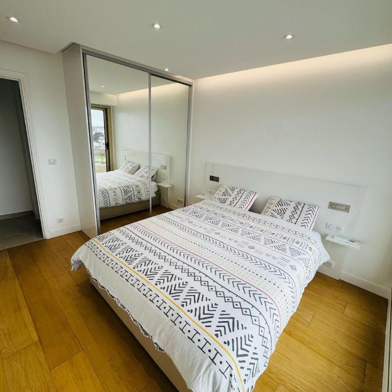 Beautiful apartment stunning view of the Lion de Mer - Apartment mit 1 Schlafzimmer - 8