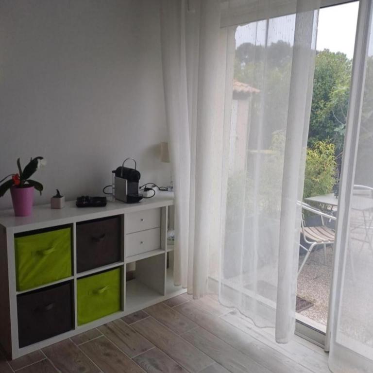 Studio cosy, terrasse, logement entier Aix-en-Provence dans maison - Appartement 1 Chambre - 28