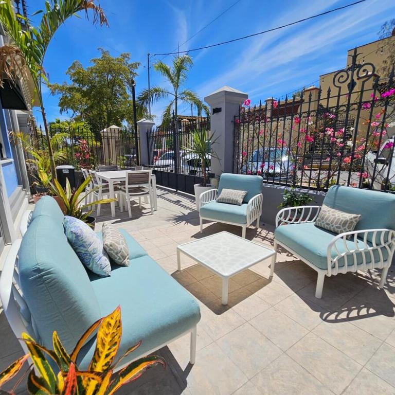 Iconic Centro Retreat Walk to Beach & Dining - Two-Bedroom Apartment - 1