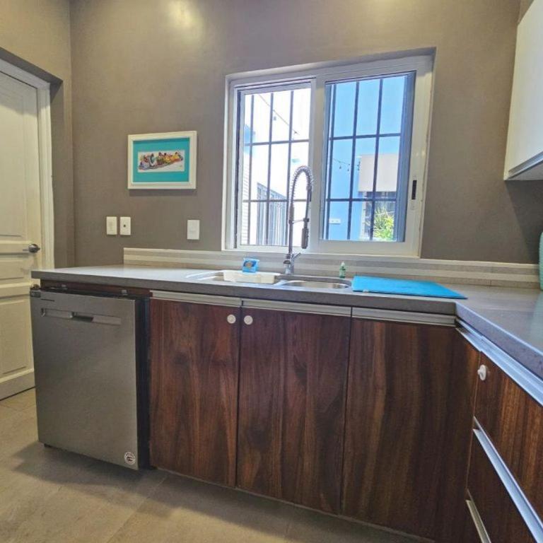 Iconic Centro Retreat Walk to Beach & Dining - Two-Bedroom Apartment - 9