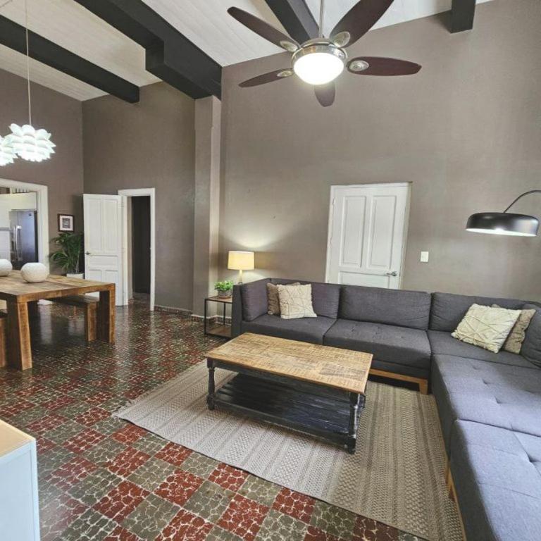 Iconic Centro Retreat Walk to Beach & Dining - Two-Bedroom Apartment - 11
