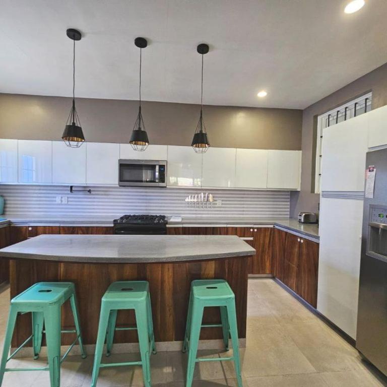 Iconic Centro Retreat Walk to Beach & Dining - Two-Bedroom Apartment - 16